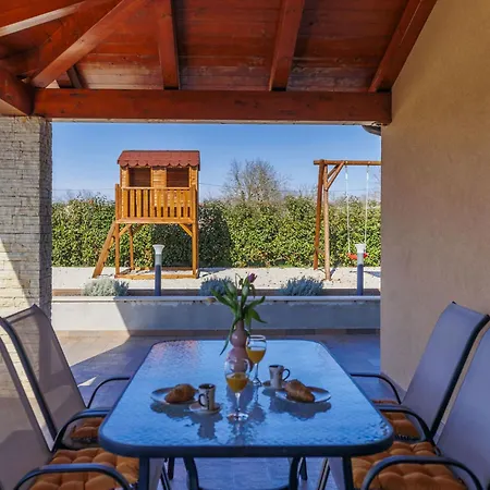 Emili By Interhome Vižinada