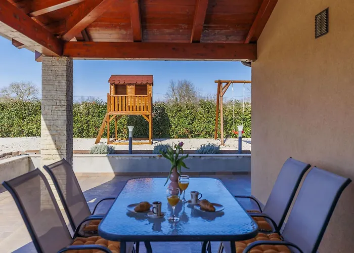 Emili By Interhome Vizinada