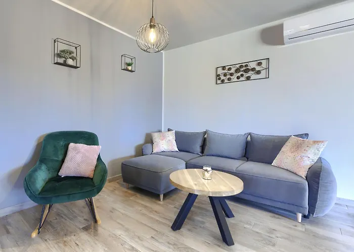 Emili By Interhome Apartman